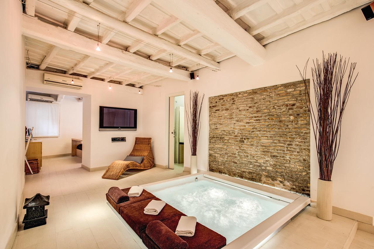 Yh Jacuzzi Suite Rome Exterior photo